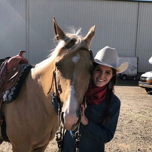 Meet your Posher, Claire